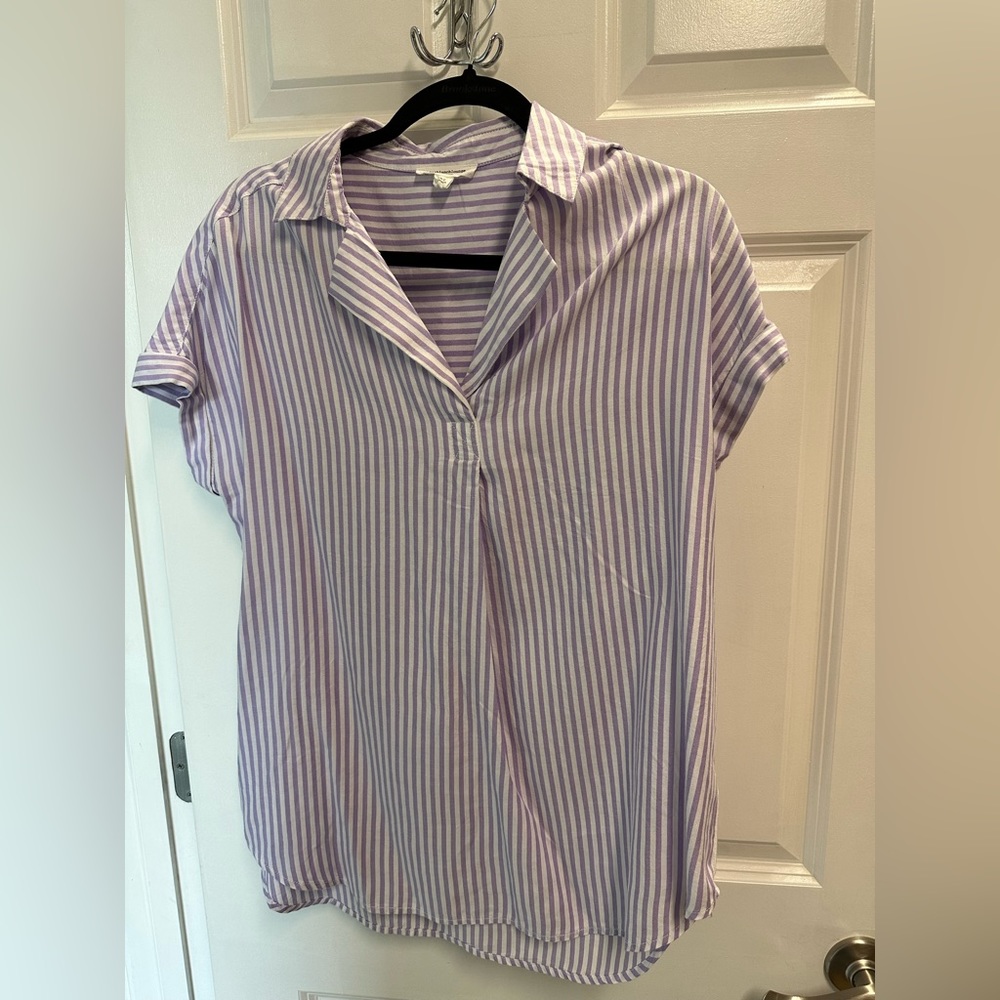 Size Medium Beach Lunch Lounge Shirt - Size M. NWOT.